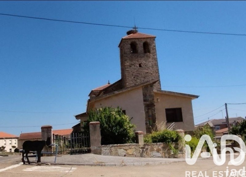 Hus i Riego De La Vega, Leon, Spanien 3 sovrum, 899 kvm. Nr. 185159