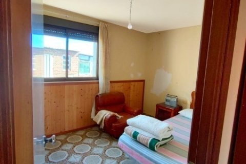 House for sale in Riego De La Vega, Leon, Spain 3 bedrooms, 899 sq.m. No. 185159 - photo 8
