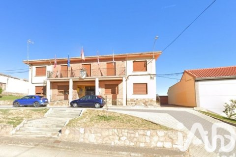 House for sale in Riego De La Vega, Leon, Spain 3 bedrooms, 899 sq.m. No. 185159 - photo 24