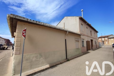Villa en venta en San Justo de la Vega, León, España 4 dormitorios, 356 m2 No. 185161 - foto 3