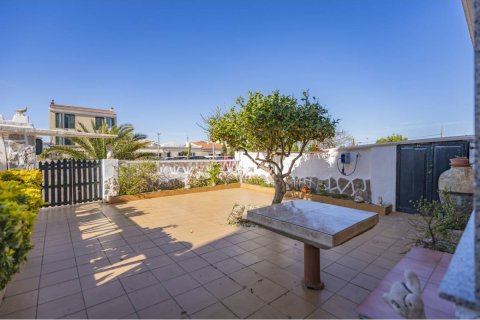 Townhouse for sale in Mahon, Menorca, Spain 3 bedrooms,  No. 166600 - photo 2