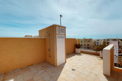 Townhouse zum Verkauf in Pilar de la Horadada, Alicante, Spanien 3 Schlafzimmer,  Nr. 166807 - Foto 5