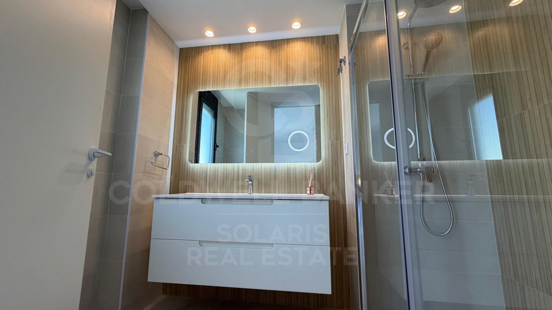 Huoneisto Finestrat, Alicante, Espanja 2 makuuhuonetta, 230 m2 No. 178840