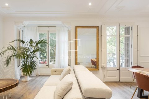 Dzīvoklis pārdošanā Barcelona, Spānijā 2 istabas, 83 m2 Nr. 168954 - attēls 3