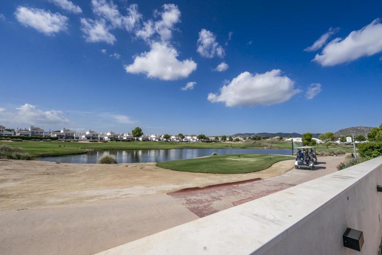 Huvila El Valle Golf Resort, Murcia, Espanja 5 makuuhuonetta, 204 m2 No. 161538