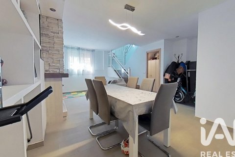 Townhouse for sale in Castellon de la Plana, Castellon, Spain 4 bedrooms, 221 sq.m. No. 172821 - photo 4