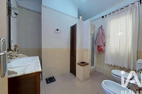 Townhouse for sale in Castellon de la Plana, Castellon, Spain 4 bedrooms, 221 sq.m. No. 172821 - photo 12