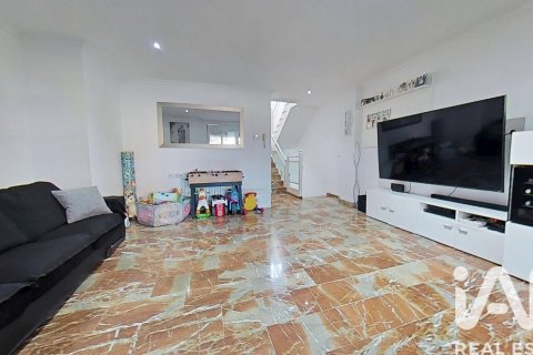 Townhouse for sale in Castellon de la Plana, Castellon, Spain 4 bedrooms, 221 sq.m. No. 172821 - photo 18