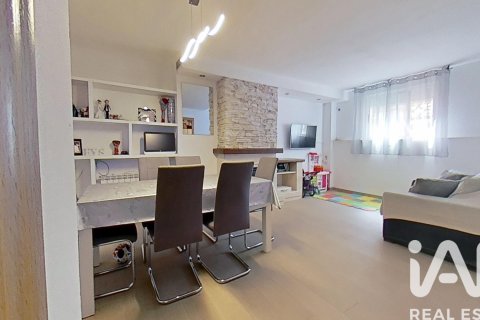 Townhouse for sale in Castellon de la Plana, Castellon, Spain 4 bedrooms, 221 sq.m. No. 172821 - photo 2