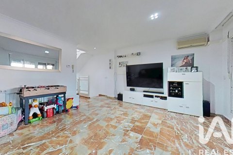 Townhouse for sale in Castellon de la Plana, Castellon, Spain 4 bedrooms, 221 sq.m. No. 172821 - photo 17