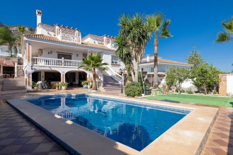 Villa for sale Alhaurin de la Torre, Malaga, Spain 6 bedrooms, 561 sq.m. No. 106989 - photo 1