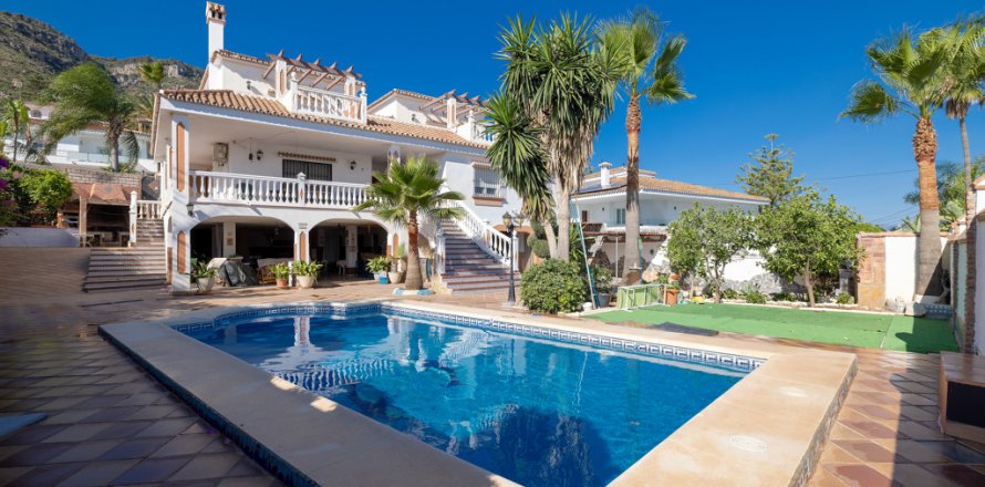 Villa Alhaurin de la Torre, Malaga, Spain 6 bedrooms, 561 sq.m. No. 106989