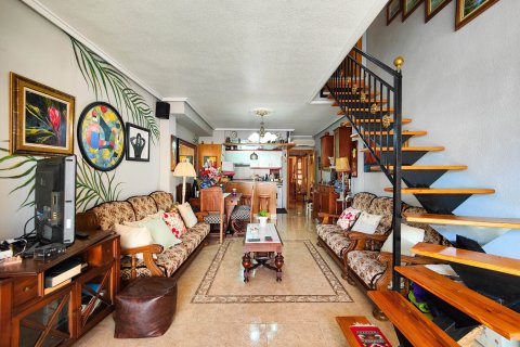 Apartamento en venta Torrevieja, Alicante, España 3 dormitorios, 100 m2 No. 138966 - foto 1