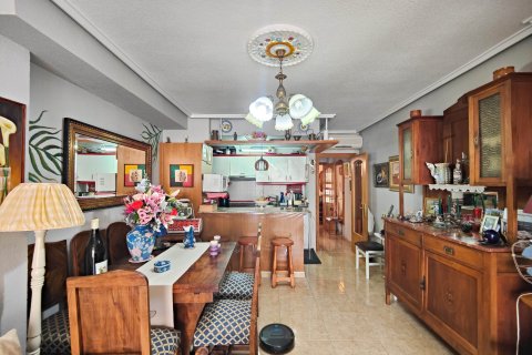 Apartamento en venta Torrevieja, Alicante, España 3 dormitorios, 100 m2 No. 138966 - foto 3
