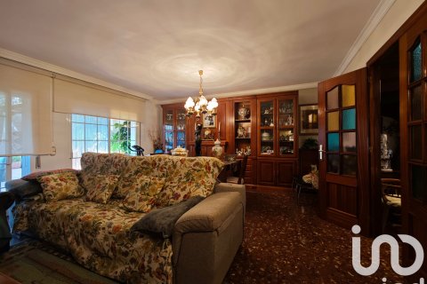 Radhus till salu i Sant Llorenc D'hortons, Barcelona, Spanien 4 sovrum, 241 kvm. Nr. 152978 - foto 11