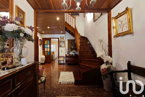 Radhus till salu i Sant Llorenc D'hortons, Barcelona, Spanien 4 sovrum, 241 kvm. Nr. 152978 - foto 2