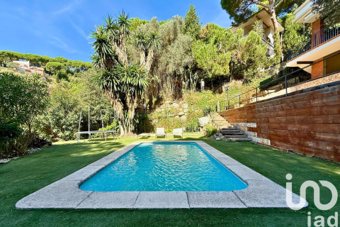 Lägenhet till salu i Arenys de Munt, Barcelona, Spanien 4 sovrum, 228 kvm. Nr. 152976 - foto 3