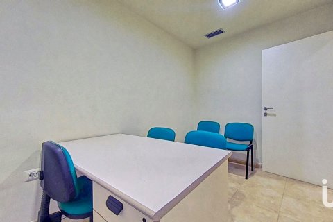 Продажа коммерческой недвижимости в Вила-Реаль, Кастельон, Испания 4 спальни, 158м2 №152981 - фото 12