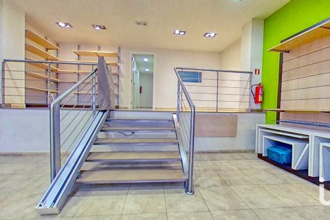 Продажа коммерческой недвижимости в Вила-Реаль, Кастельон, Испания 4 спальни, 158м2 №152981 - фото 6