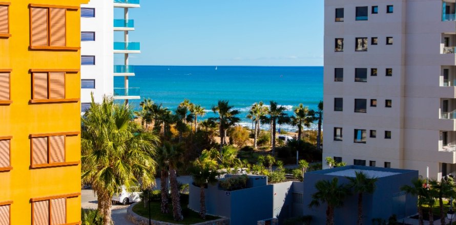 Appartamento a Punta Prima, Alicante, Spagna 3 camere da letto, 88 mq. N° 144725