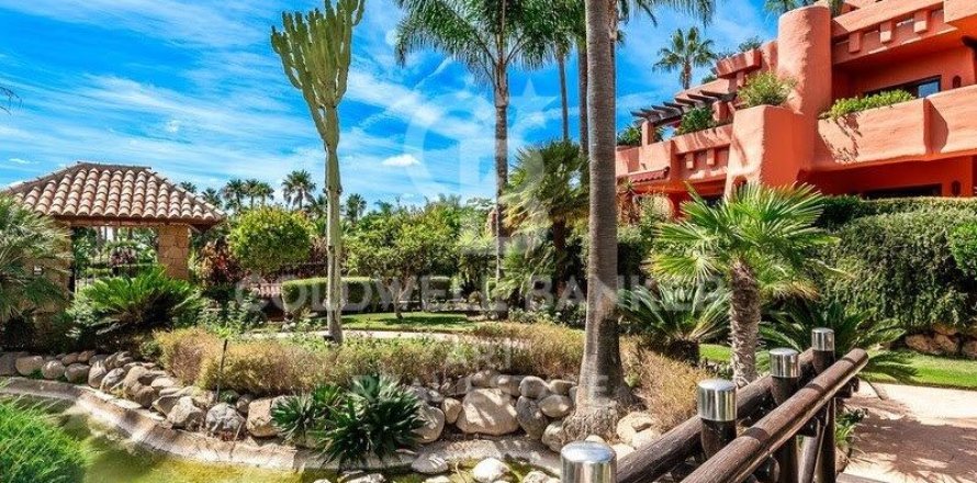 Apartment à Estepona, Malaga, Espagne 3 chambres, 147 m2 No. 157477