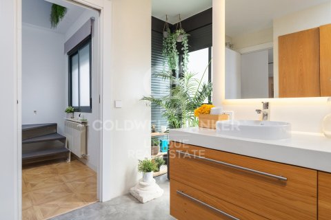 Продажа дуплекса в Мадрид, Испания 4 спальни, 260м2 №157471 - фото 21