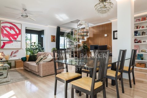 Продажа дуплекса в Мадрид, Испания 4 спальни, 260м2 №157471 - фото 7