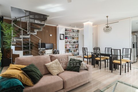 Продажа дуплекса в Мадрид, Испания 4 спальни, 260м2 №157471 - фото 9