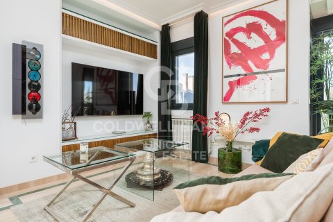 Продажа дуплекса в Мадрид, Испания 4 спальни, 260м2 №157471 - фото 5