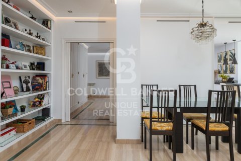 Продажа дуплекса в Мадрид, Испания 4 спальни, 260м2 №157471 - фото 10