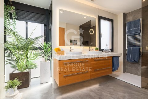 Продажа дуплекса в Мадрид, Испания 4 спальни, 260м2 №157471 - фото 20