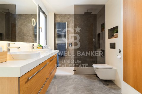 Продажа дуплекса в Мадрид, Испания 4 спальни, 260м2 №157471 - фото 19