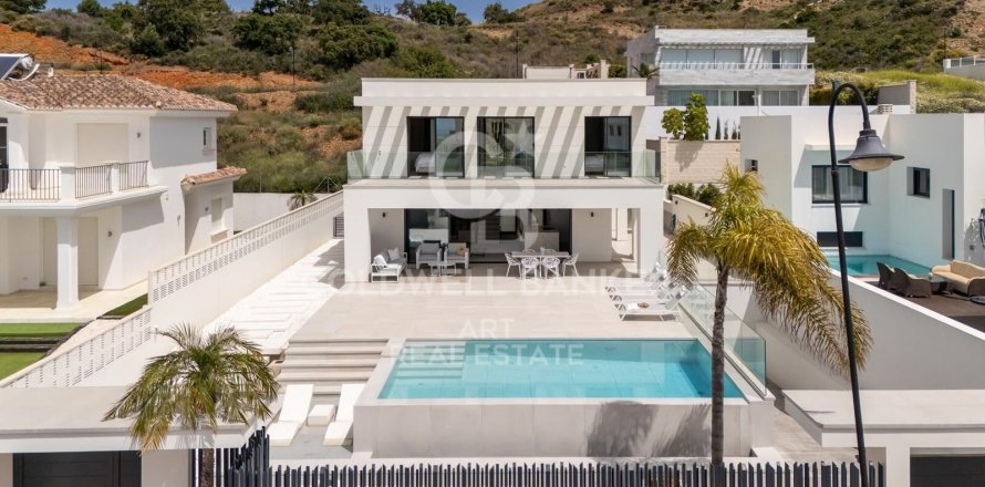 Вилла в Михас, Малага, Испания 4 спальни, 330м2 №157476