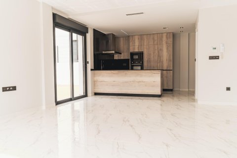 Villa for sale Punta Prima, Alicante, Spain 4 bedrooms, 121 sq.m. No. 136954 - photo 8
