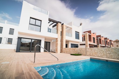 Villa for sale Punta Prima, Alicante, Spain 4 bedrooms, 121 sq.m. No. 136954 - photo 2