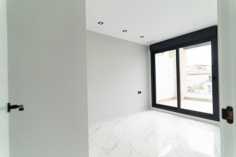 Villa for sale Punta Prima, Alicante, Spain 4 bedrooms, 121 sq.m. No. 136954 - photo 25