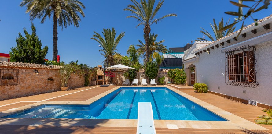 Villa Punta Prima, Alicante, Spagna 4 camere da letto, 168 mq. N° 136953
