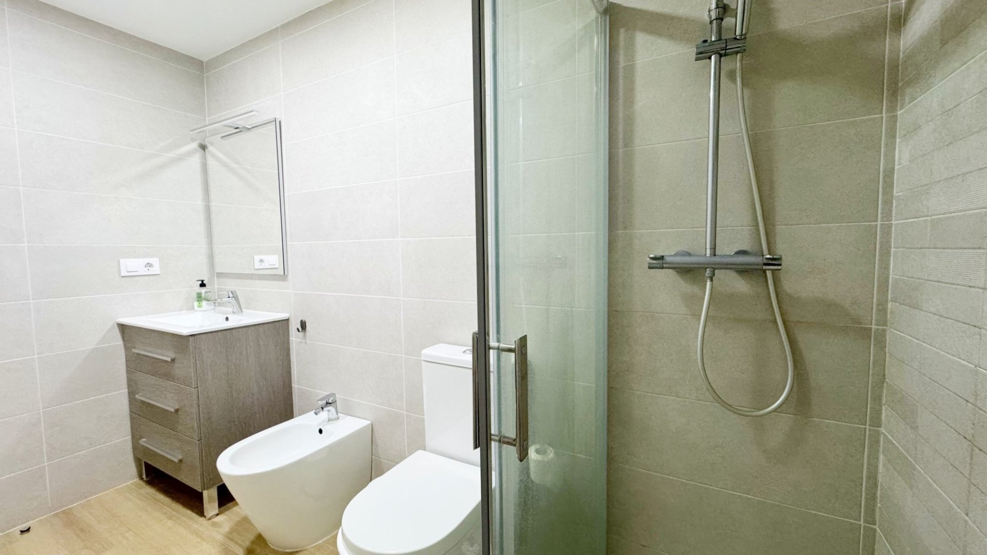 Villetta a schiera a Lloret de Mar, Girona, Spagna 4 camere da letto, 154 mq. N° 173476