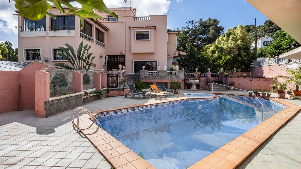 Villa a Tafira Alta, Gran Canaria, Spagna 6 camere da letto, 542 mq. N° 173475