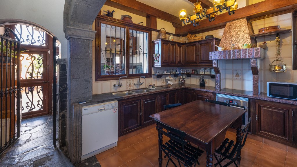 Villa a Tafira Alta, Gran Canaria, Spagna 6 camere da letto, 542 mq. N° 173475