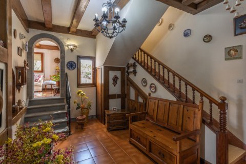 Villa for sale in Tafira Alta, Gran Canaria, Spain 6 bedrooms, 542 sq.m. No. 173475 - photo 15