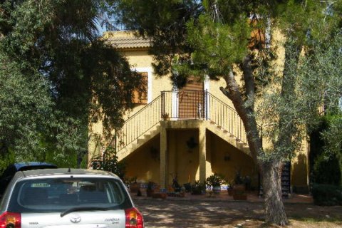 Villa for sale Daya Nueva, Alicante, Spain 4 bedrooms, 370 sq.m. No. 115181 - photo 8