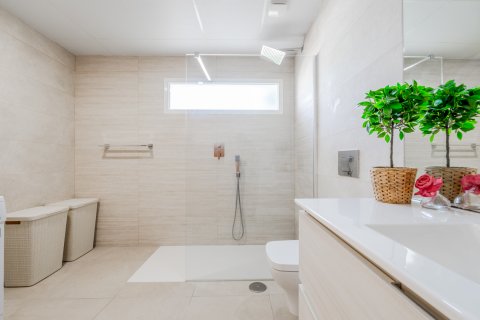 Продажа виллы в Ла-Манга-дель-Мар-Менор, Мурсия, Испания 5 спален, 210м2 №119931 - фото 15
