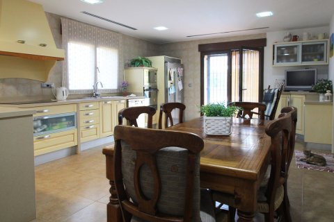 Продажа виллы в Ла-Манга-дель-Мар-Менор, Мурсия, Испания 4 спальни, 800м2 №119934 - фото 11
