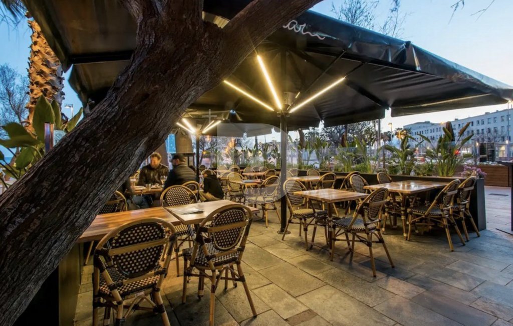 Cafe / restaurant à Ciutat Vella, Barcelona, Espagne 100 m2 No. 151901