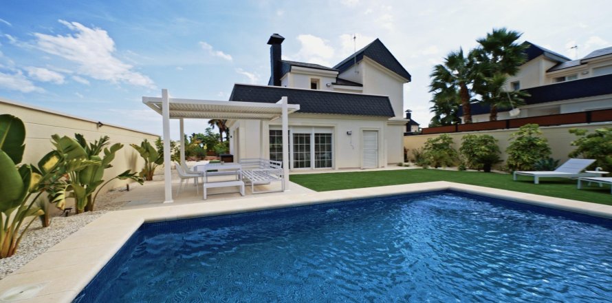 Villa a Polop, Alicante, Spagna 3 camere da letto, 168 mq. N° 165260