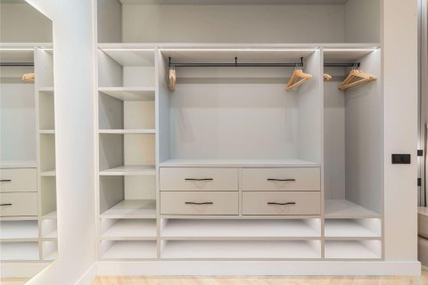 Apartment for sale in Madrid, Spain 3 bedrooms, 139 sq.m. No. 165349 - photo 14