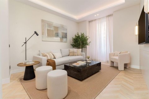 Apartment in Madrid, Spain 3 bedrooms, 139 sq.m. No. 165349
