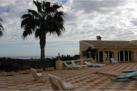 Villa pārdošanā L'Alfàs del Pi, Alicante, Spānijā 5 istabas, 1000 m2 Nr. 165261 - attēls 7