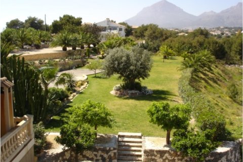 Villa pārdošanā L'Alfàs del Pi, Alicante, Spānijā 5 istabas, 1000 m2 Nr. 165261 - attēls 3